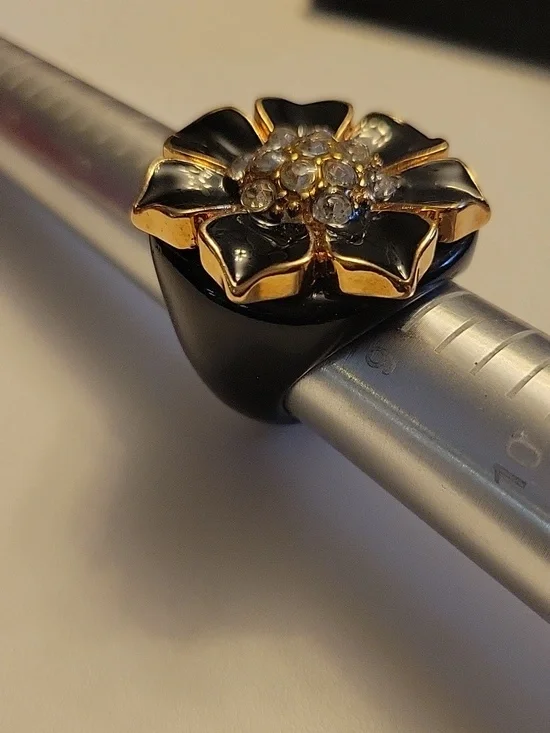 Acrylic Rhinestone Flower Ring - Picture 5 of 9